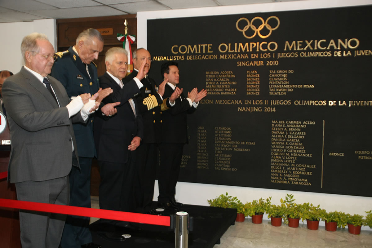 Escriben Medallistas Ol Mpicos Sus Nombres En Letras Doradas Oficial